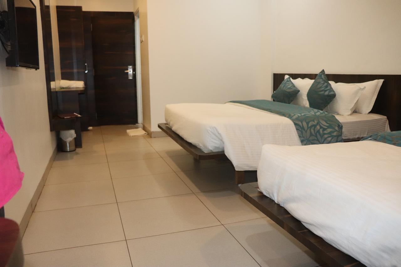 Venkateshwar Hotel Аурангабад Екстериор снимка