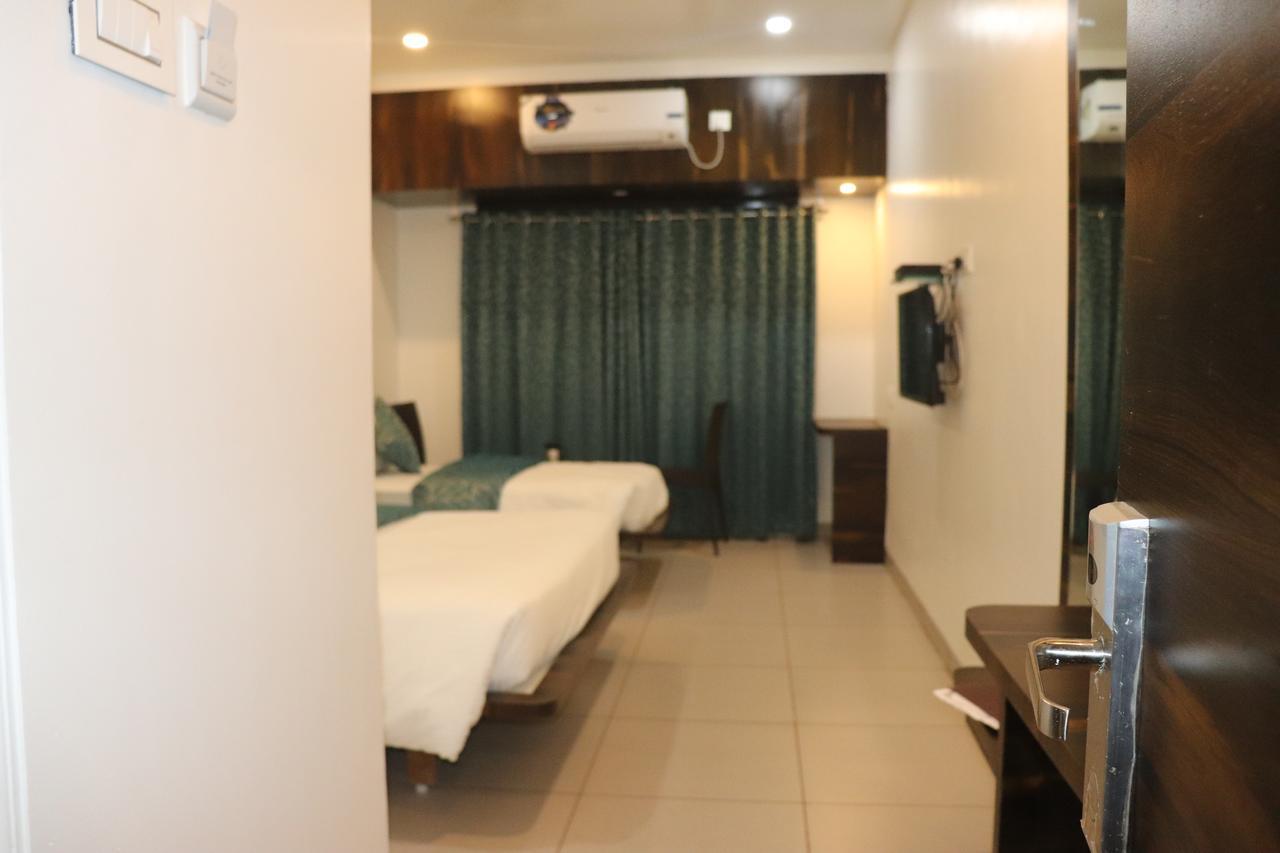 Venkateshwar Hotel Аурангабад Екстериор снимка