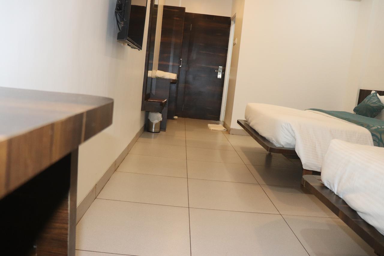 Venkateshwar Hotel Аурангабад Екстериор снимка