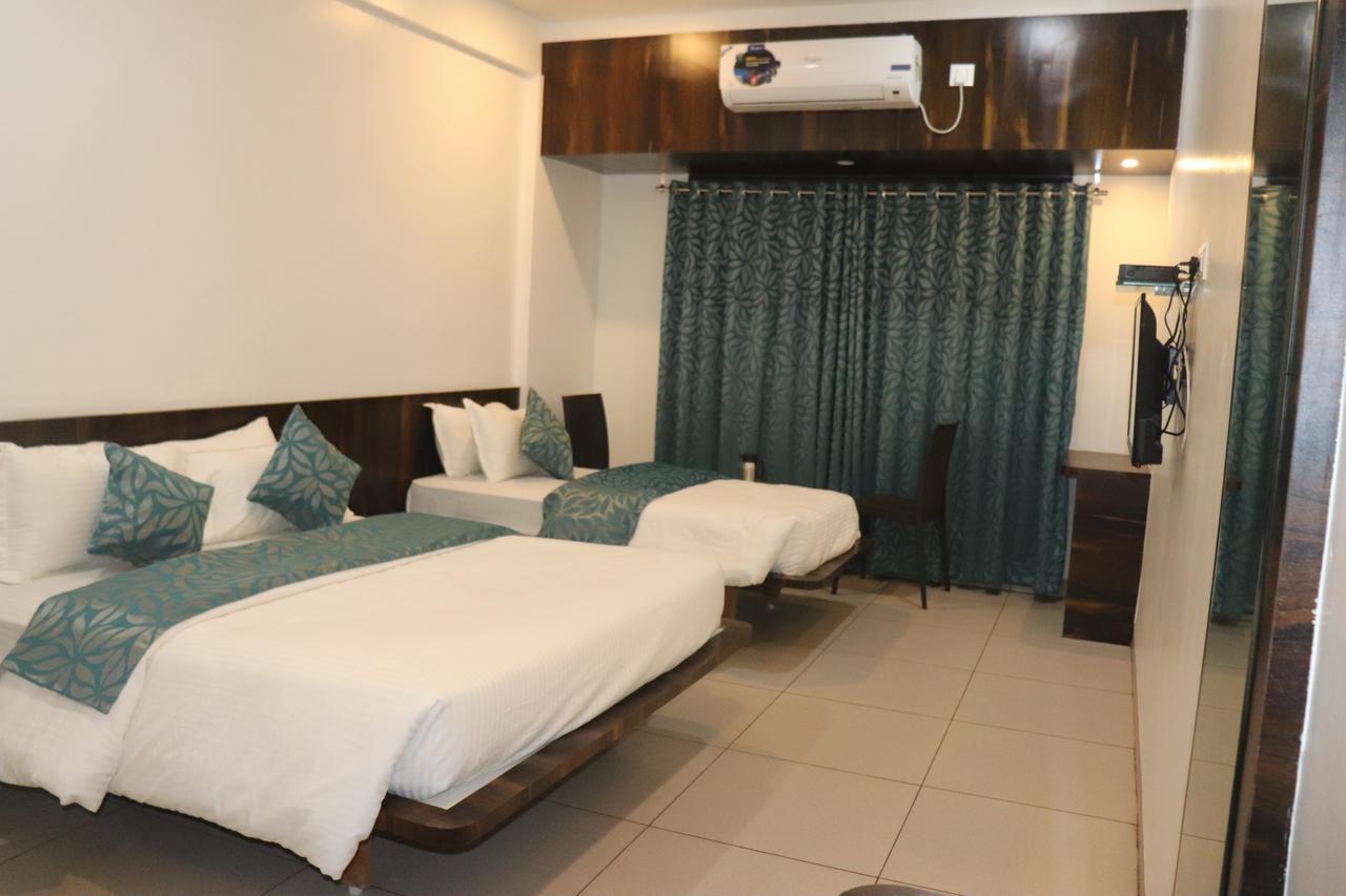 Venkateshwar Hotel Аурангабад Екстериор снимка